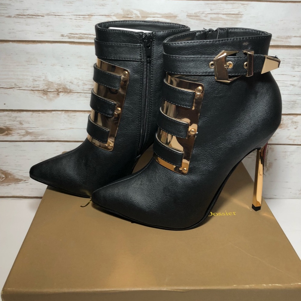 FINAL SALE $28💥🔥BLACK AND GOLD  HEEL BOOTIES. - Picture 3 of 7